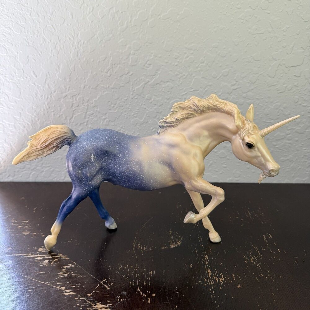 Breyer Stardust Unicorn Traditional  #1146 Retired 13x8 Running Stallion Horse